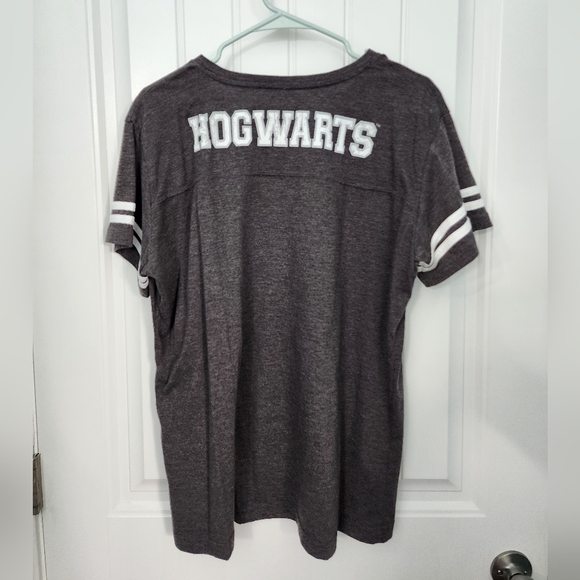 Universal Studios, Hogwarts Charcoal T-Shirt, Size 2XL - Picture 2 of 3